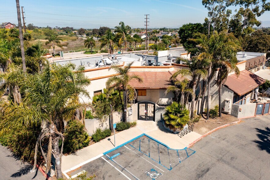 More Photos Of 8082 Adams Ave, Huntington Beach Restaurant For Sale