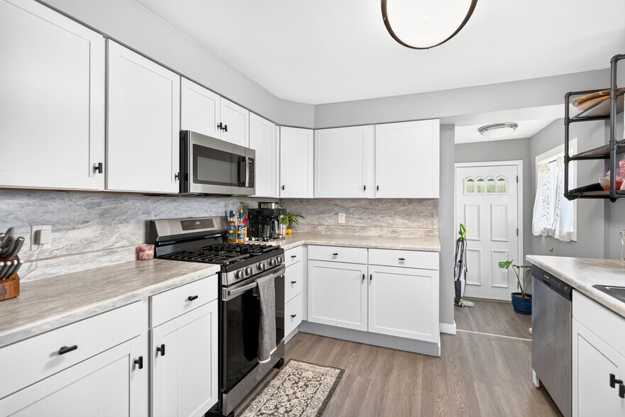 More Photos Of 501 Glenwood Ave, Ambridge Multifamily For Sale