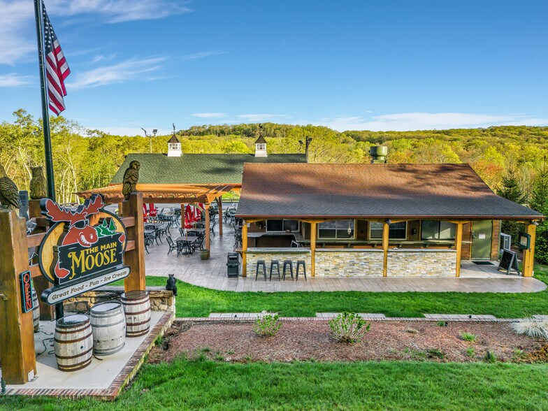 More Photos Of 94 E Route 66, Columbia Restaurant For Sale