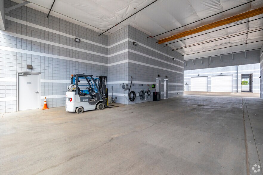 More Photos Of 24415 N 19th Ave, Phoenix Warehouse For Sale