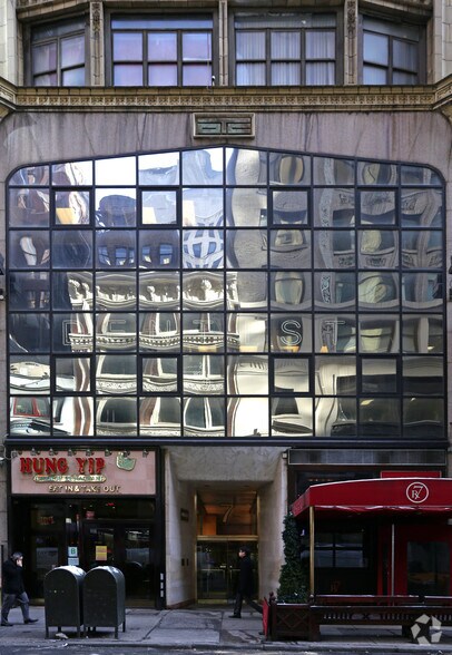 More Photos Of 7 W 45th St, New York Office For Lease