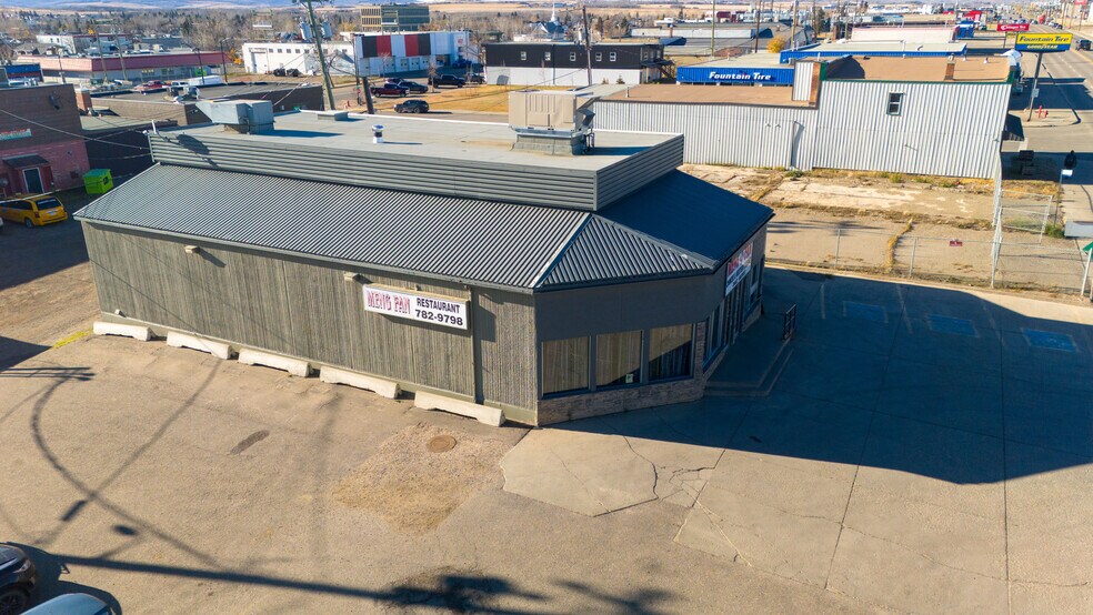 More Photos Of 1009-1025 Alaska Av, Dawson Creek General Retail For Sale