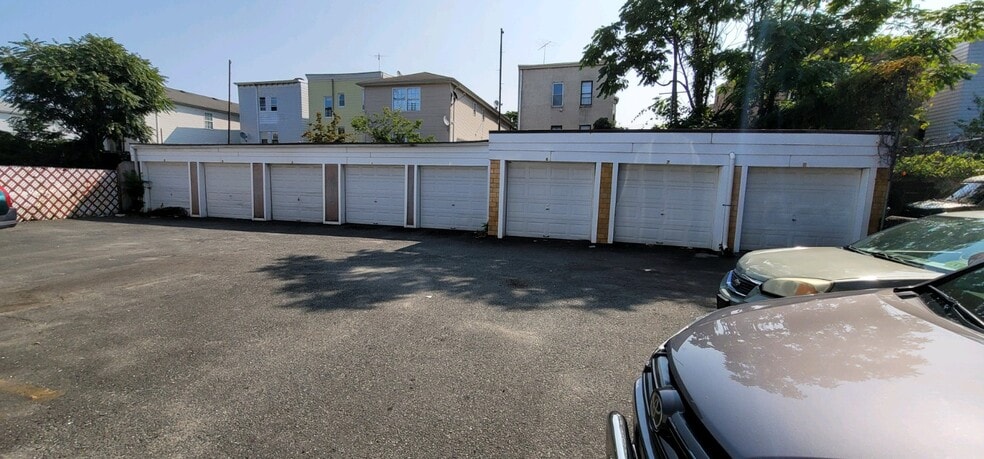 More Photos Of 155 Parker St, Newark Apartments For Sale