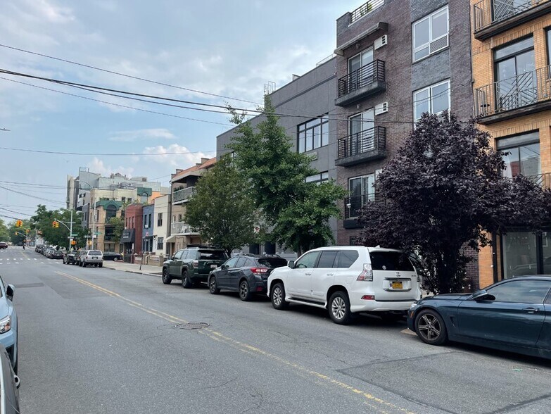 More Photos Of 99 Kingsland Ave, Brooklyn Apartments For Lease
