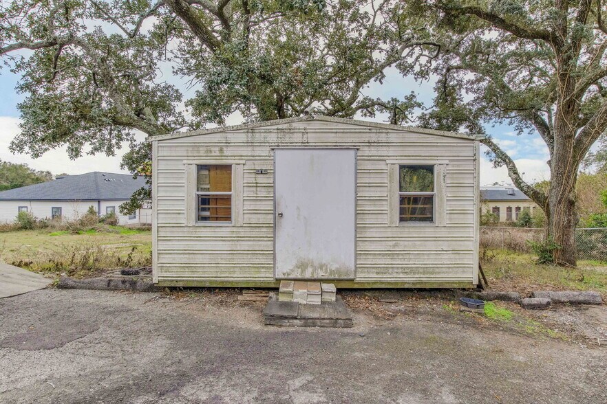 More Photos Of 131 New Warrington Rd, Pensacola Restaurant For Sale