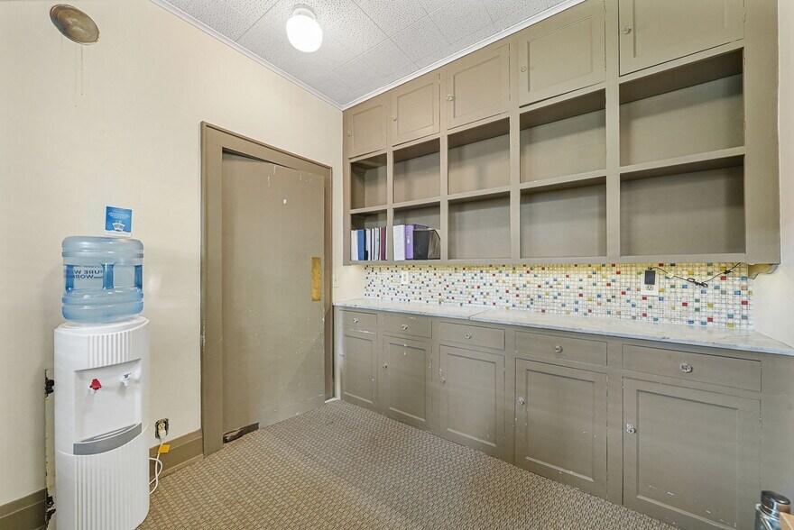More Photos Of 530 S Union St, Traverse City Medical For Sale