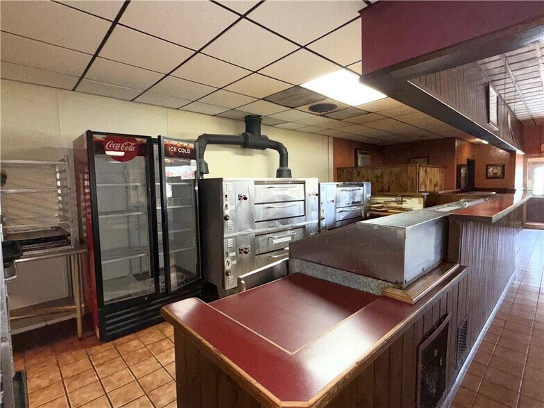 More Photos Of 24 Oneida St, Oneonta Restaurant For Sale