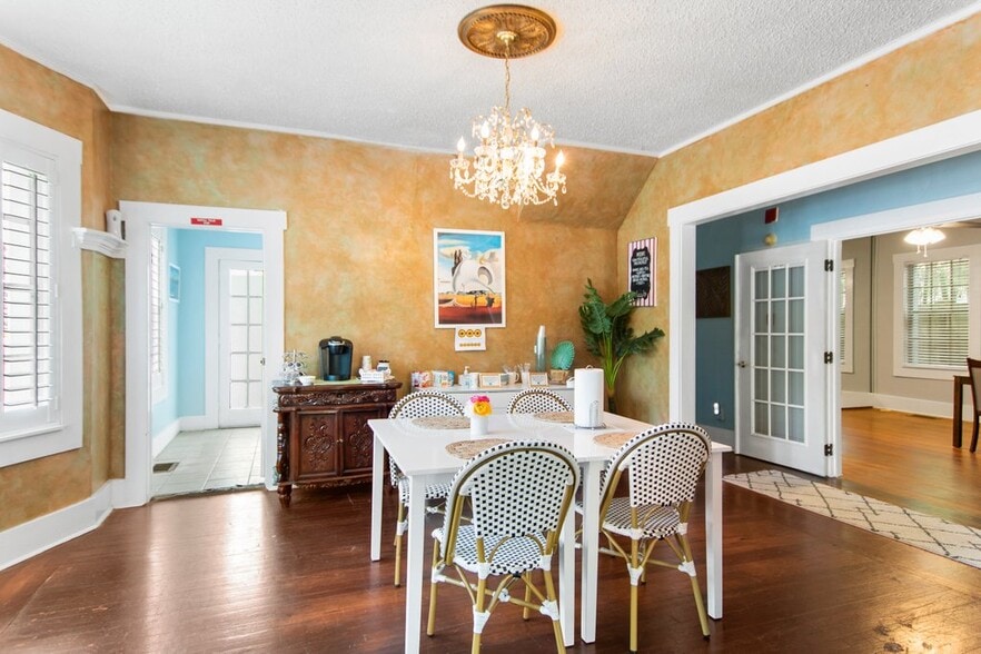 More Photos Of 532 Beach Dr NE, Saint Petersburg Hospitality For Sale