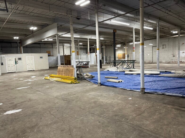 More Photos Of 7 Dunnell Ln, Pawtucket Warehouse For Lease