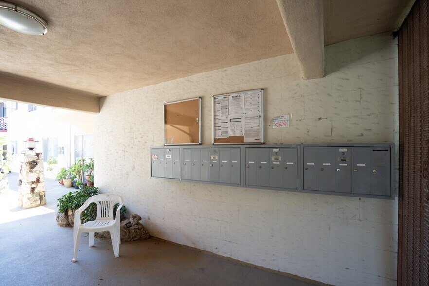More Photos Of 720 S Plymouth Blvd, Los Angeles Apartments For Sale