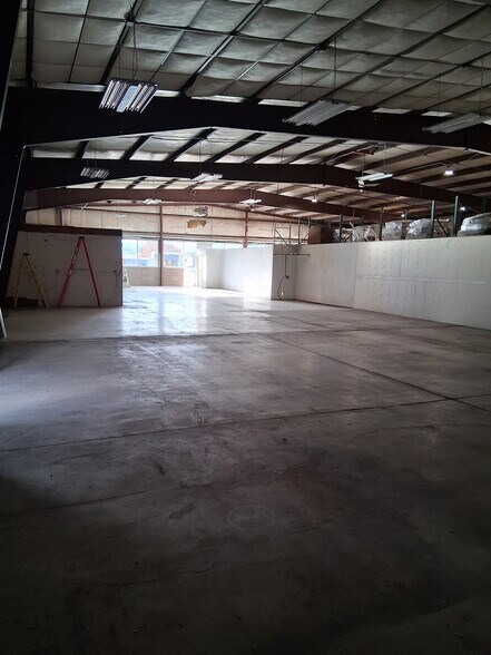 More Photos Of 3110 W Broadway St, Missoula Distribution For Lease
