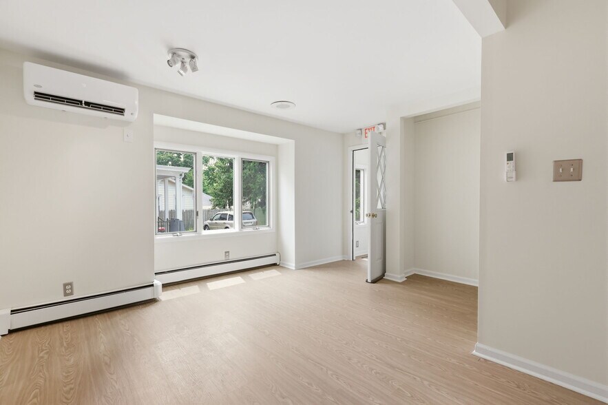 More Photos Of 168 White Horse Ave, Hamilton Office For Sale