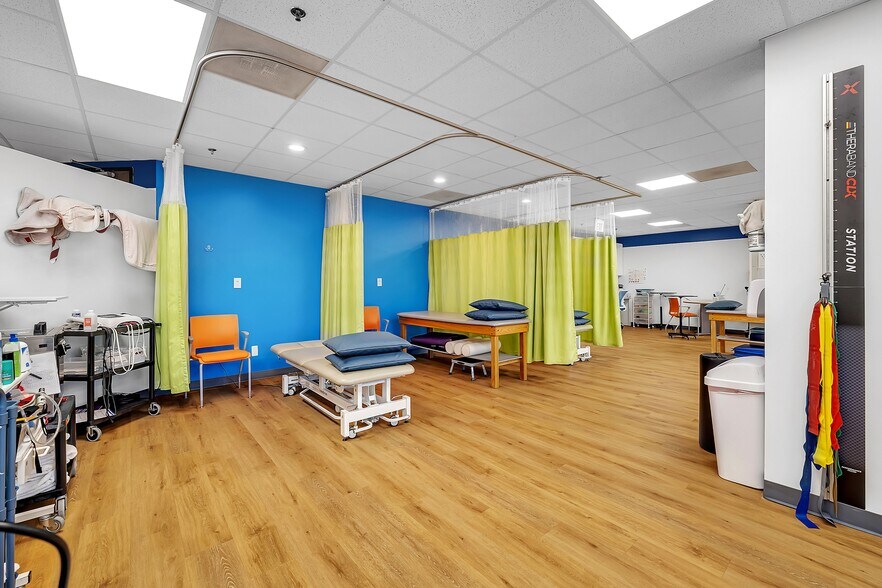 More Photos Of 1751 S Naperville Rd, Wheaton Medical For Sale