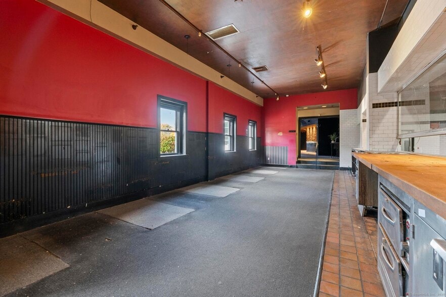 More Photos Of 24 W Main St, Avon Restaurant For Lease