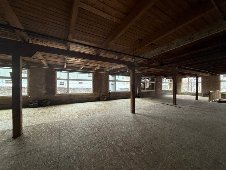 More Photos Of 2415 W 24th Pl, Chicago Warehouse For Sale
