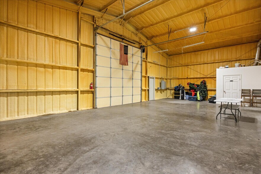 More Photos Of 1817 S Morgan St, Granbury Auto Dealership For Sale