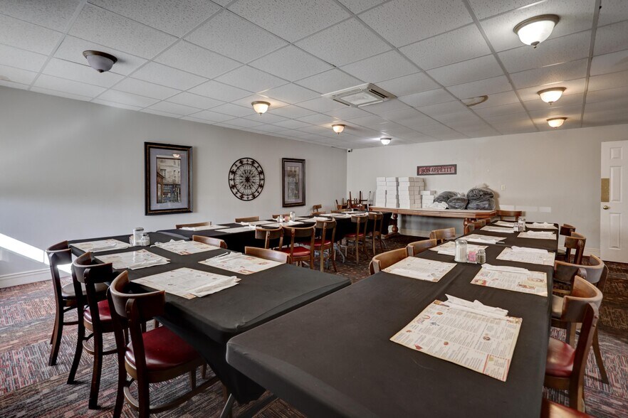 More Photos Of 2728 & 2802 N Rangeline Road, Joplin Flex For Sale