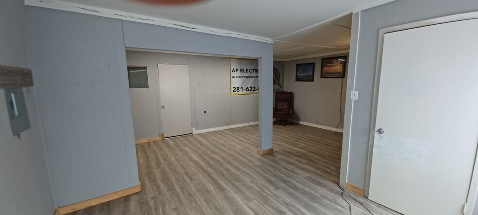 More Photos Of 4350 Highway 59 South, Shepherd Distribution For Sale