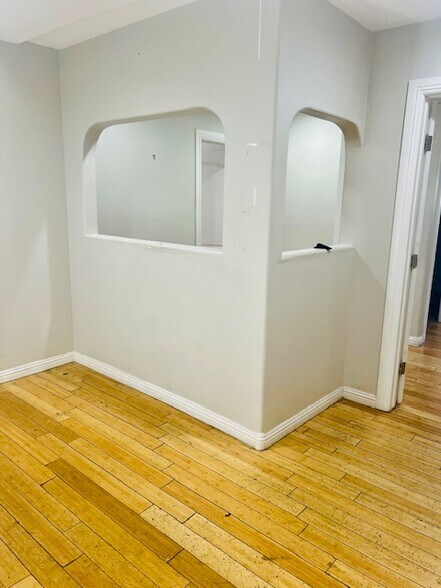 More Photos Of 612 S 3rd St, Las Vegas Office For Sale