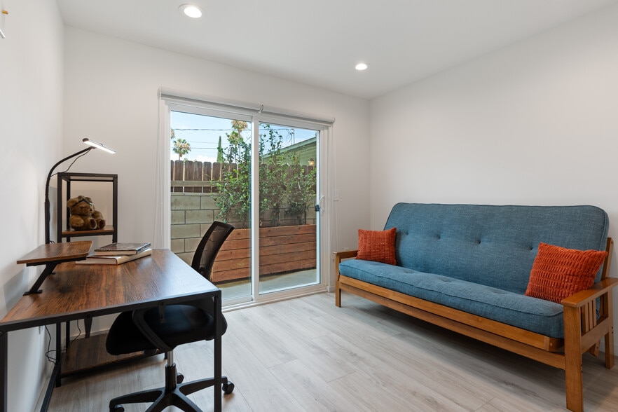 More Photos Of 1035 N Serrano Ave, Los Angeles Apartments For Sale