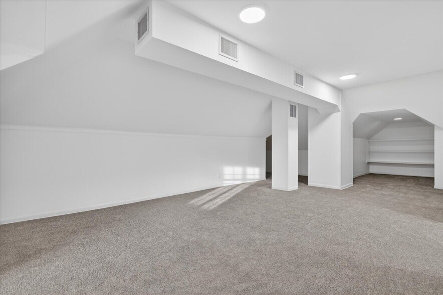 More Photos Of 822 S Johnstone Ave, Bartlesville Freestanding For Sale