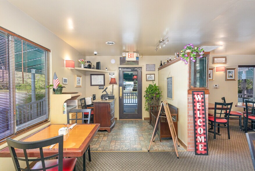 More Photos Of 15220 Kings Hwy, Montross Restaurant For Sale