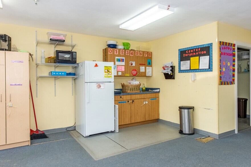 More Photos Of 105 Durham Rd, Dover Daycare Center For Sale