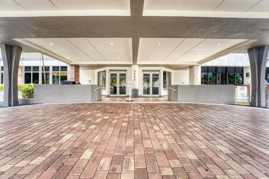 More Photos Of 2455 E Sunrise Blvd, Fort Lauderdale Loft Creative Space For Sale