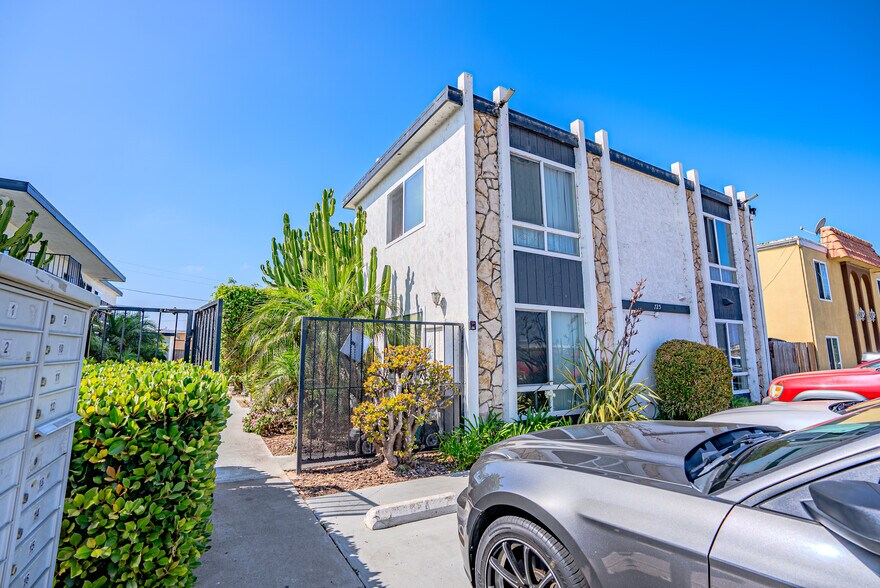 More Photos Of 725-727 Boulevard Ave, Imperial Beach Apartments For Sale