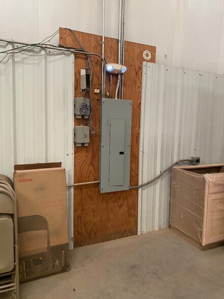 More Photos Of 8248 W Reno Ave, Oklahoma City Warehouse For Lease
