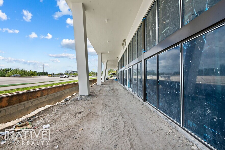 More Photos Of 16375 Biscayne Blvd, North Miami Beach Apartments For Lease