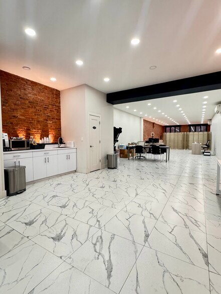 More Photos Of 870 Dekalb Ave, Brooklyn Apartments For Lease