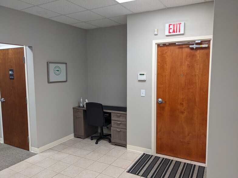 More Photos Of 249 Williamson Rd, Mooresville Medical For Lease