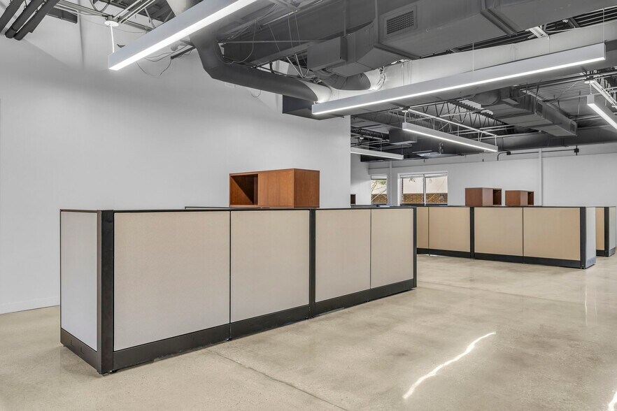 More Photos Of 10580 Barkley St, Overland Park Medical For Sale