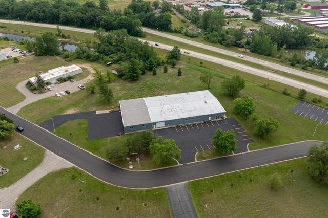 Primary Photo Of 910 Industrial Dr, Mount Pleasant Warehouse For Sale