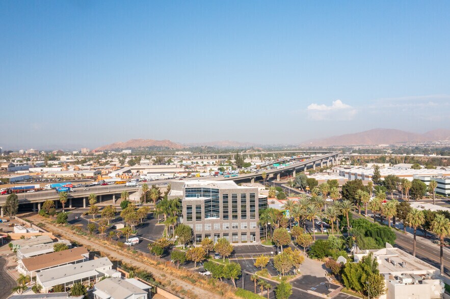 More Photos Of 1650 Spruce St, Riverside Office For Lease