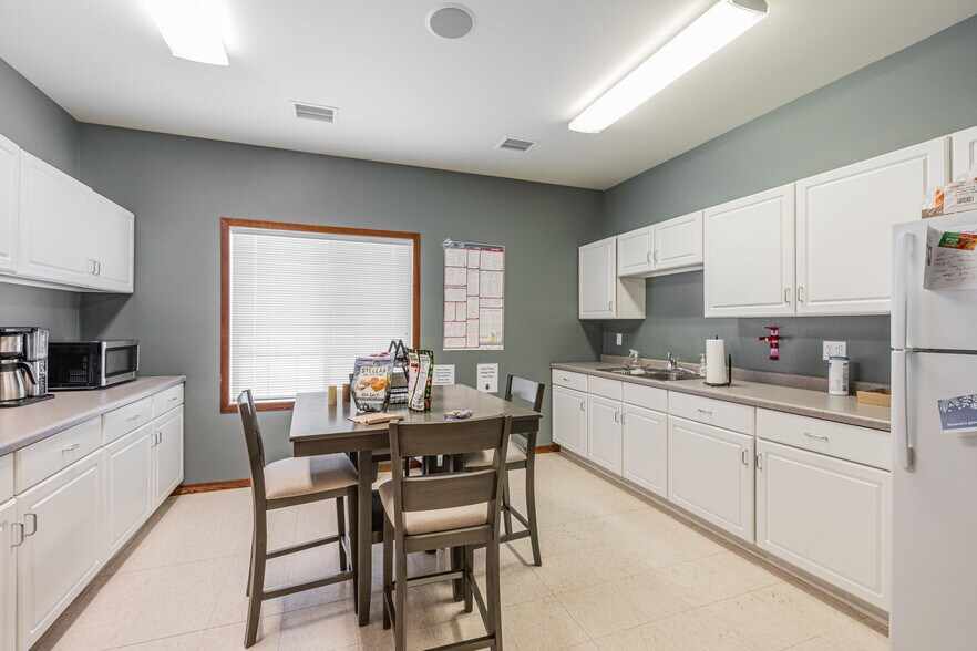 More Photos Of 9538 E 16 Frontage Rd, Onalaska Medical For Lease