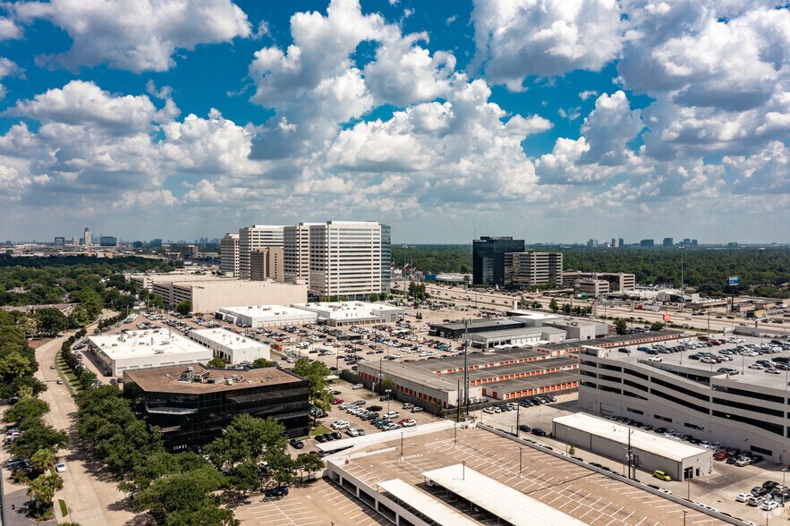 More Photos Of 11931 Wickchester Ln, Houston Office For Lease