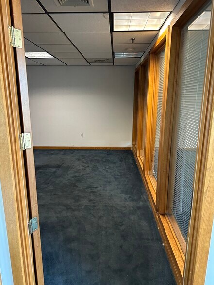 More Photos Of 152 Lynnway, Lynn Office For Sale