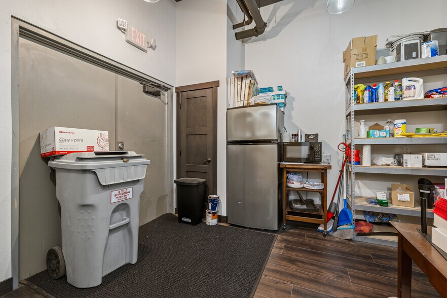 More Photos Of 5955 Mt Rushmore Rd, Rapid City Storefront Retail Office For Sale