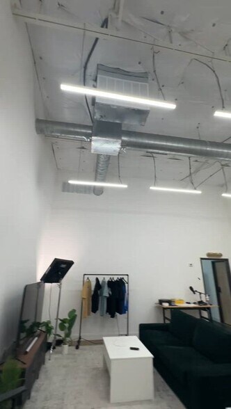 Primary Photo Of 2266-2268 Monitor St, Dallas Showroom For Lease