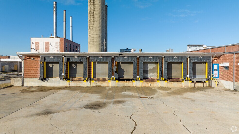 More Photos Of 200 N 13th St, Erwin Warehouse For Lease