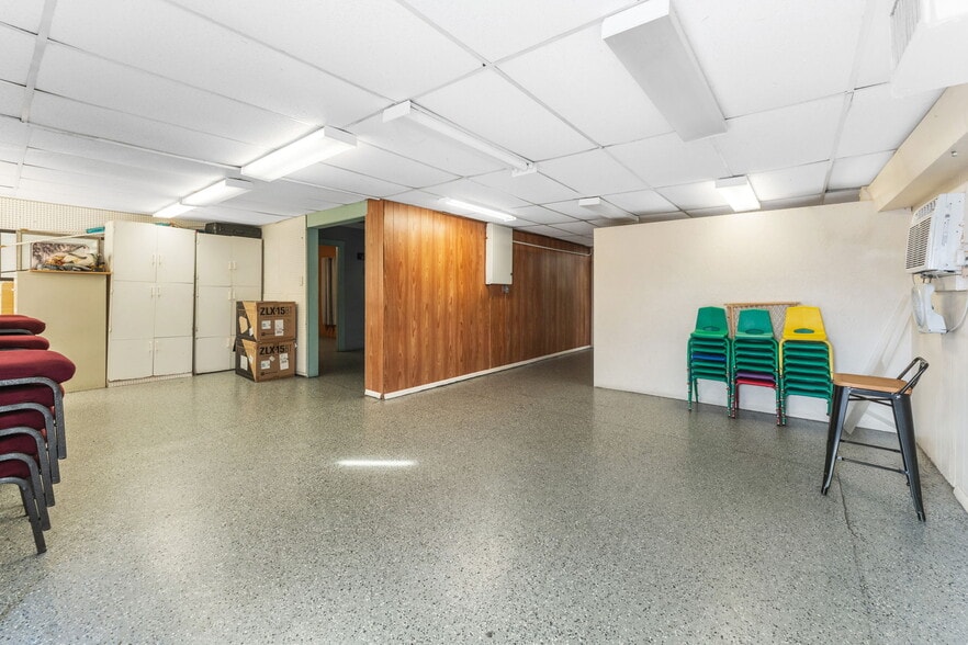 More Photos Of 2506 9th St, Bradenton Freestanding For Sale