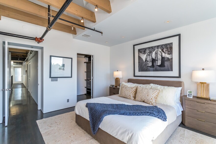 More Photos Of Abbot Kinney Blvd, Venice Loft Creative Space For Lease