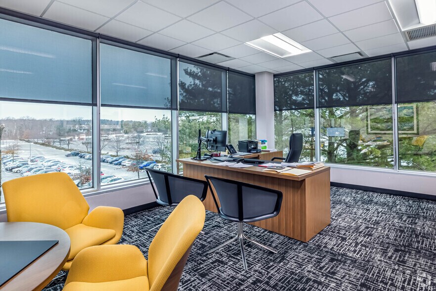 More Photos Of 300 Jericho Quadrangle, Jericho Unknown For Lease