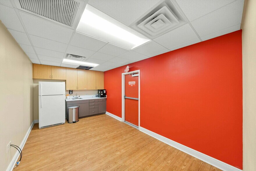 More Photos Of 1600 Jenks Ave, Panama City Medical For Sale
