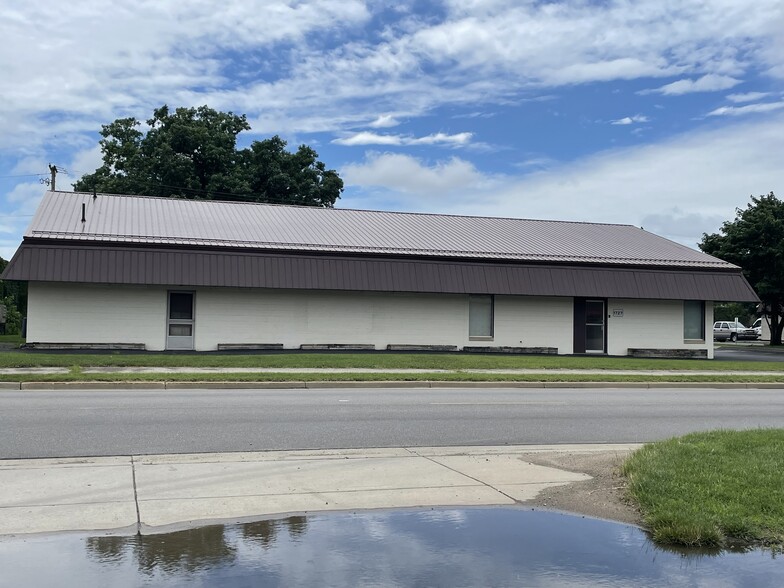 Primary Photo Of 1727 W Lusher Ave, Elkhart Industrial For Sale