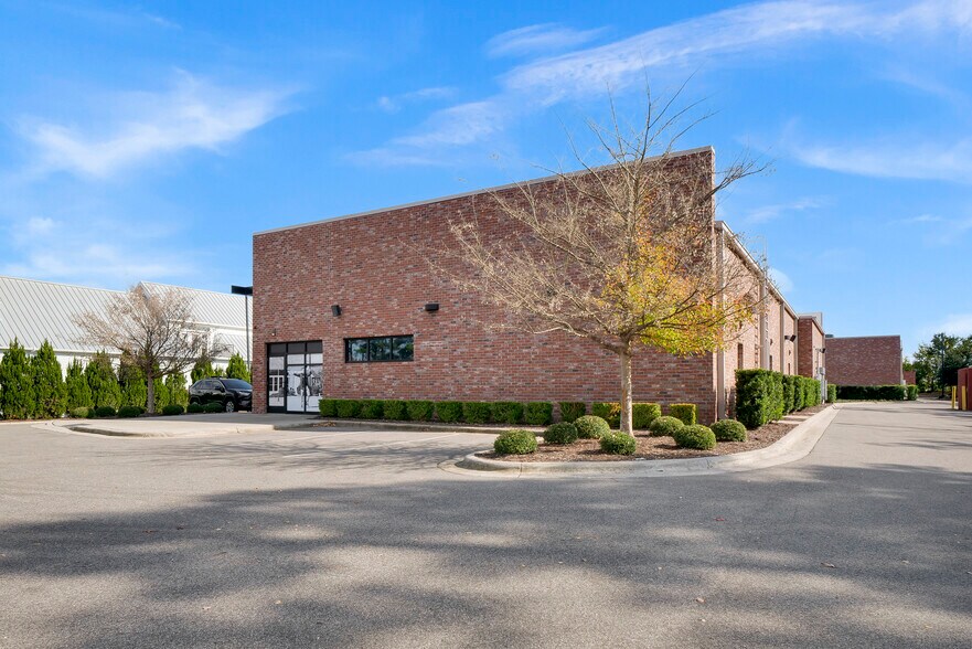 More Photos Of 155 Porters Neck Rd, Wilmington General Retail For Lease