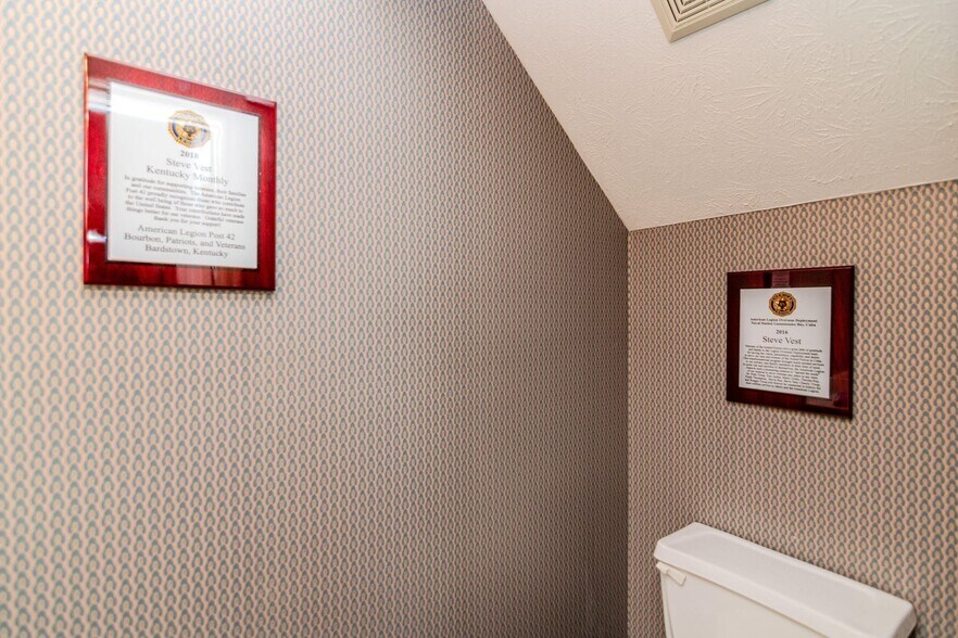 More Photos Of 100-102 Consumer Ln, Frankfort Office For Sale