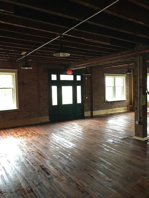 More Photos Of 686-688 Pennsylvania Ave, Hagerstown Flex For Sale